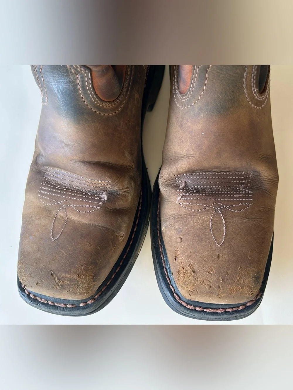 Ariat Brown Leather Western Boots with Dark Fabric Lining size 9.5